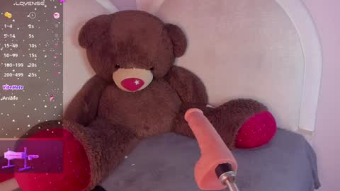 leila williams online show from 01/05/25, 01:03