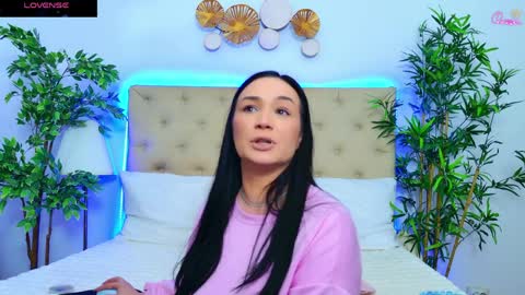 daliyaa_ online show from 04/05/26, 12:13