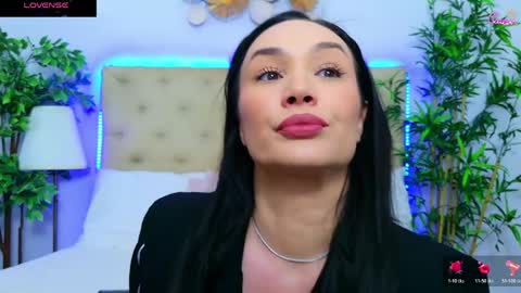 daliyaa_ online show from 04/27/26, 12:03