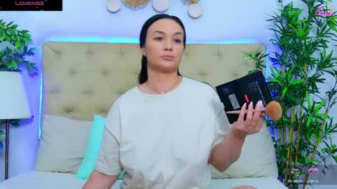 daliyaa_ online show from 05/18/26, 12:11