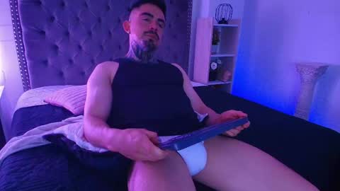 Dallas whitee online show from 05/08/26, 08:03