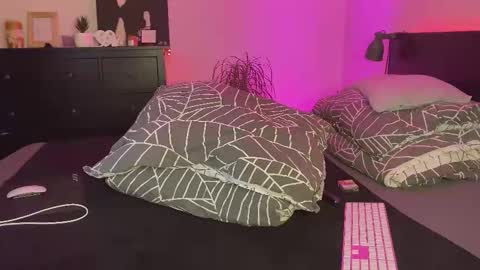 dalmatian_girl online show from 12/15/25, 07:29