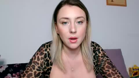 Snapshot of dalyana22 chatting on 02/06/26, 10:13 Maria online show from 02/06/26, 10:13