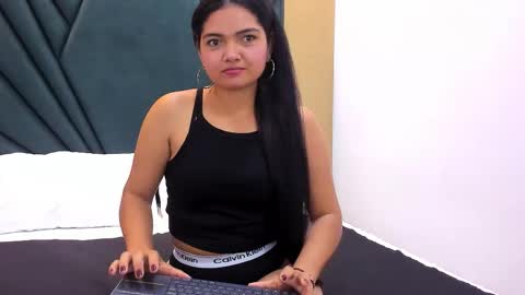 Dalyla  online show from 11/27/25, 11:56