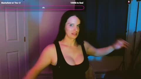 Snapshot of damadevotchka chatting on 01/04/25, 04:23 damadevotchka online show from 01/04/25, 04:23