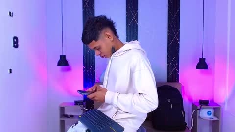 damar_felipe online show from 10/11/25, 04:33