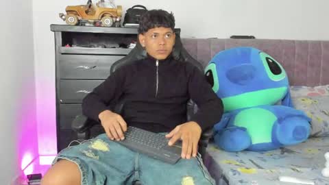 Snapshot of damar_felipe chatting on 07/20/26, 07:27 damar_felipe online show from 07/20/26, 07:27