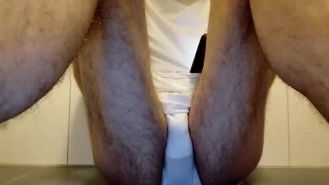 Snapshot of damian545 chatting on 11/12/25, 01:06 damian545 online show from 11/12/25, 01:06