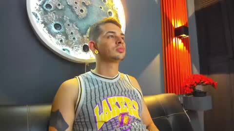 Damian Oliver online show from 12/17/24, 10:12