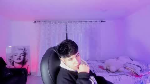 Damian Doll online show from 01/07/26, 03:42