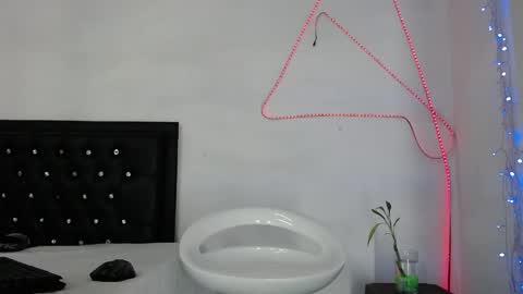 damian_hart_24cm online show from 05/18/26, 12:11