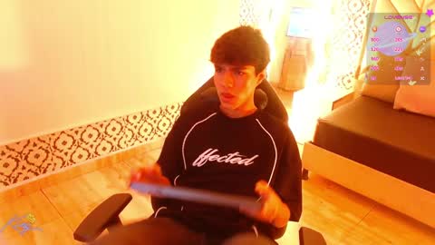 Snapshot of damian_tay chatting on 04/11/26, 11:36 damian_tay online show from 04/11/26, 11:36