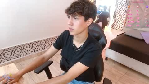 Snapshot of damian_tay chatting on 04/13/26, 11:37 damian_tay online show from 04/13/26, 11:37