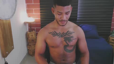 Snapshot of damiann_rees chatting on 02/17/25, 07:10 instagram damiannreed. online show from 02/17/25, 07:10