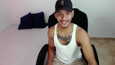 Snapshot of damiann_rees chatting on 02/17/26, 02:52 instagram damiannreed. online show from 02/17/26, 02:52