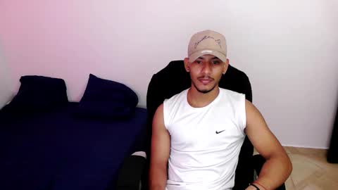 Snapshot of damiann_rees chatting on 02/25/26, 04:49 instagram damiannreed. online show from 02/25/26, 04:49