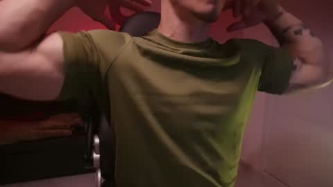 Snapshot of damianow chatting on 12/17/24, 12:34 insta damn8 -------- online show from 12/17/24, 12:34