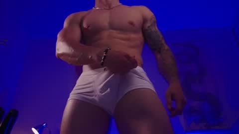 Snapshot of damianow chatting on 01/19/25, 03:39 insta damn8 -------- online show from 01/19/25, 03:39