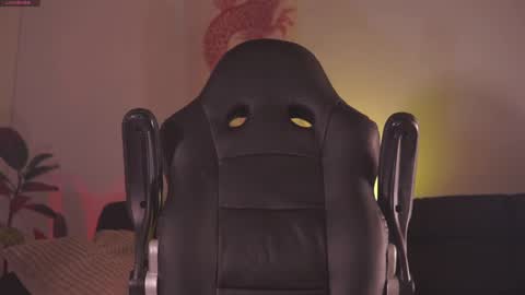 Snapshot of damianow chatting on 03/01/25, 11:58 insta damn8 -------- online show from 03/01/25, 11:58