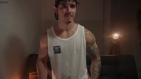 Snapshot of damianow chatting on 09/22/25, 12:45 insta damn8 -------- online show from 09/22/25, 12:45