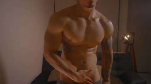 Snapshot of damianow chatting on 10/06/25, 11:57 insta damn8 -------- online show from 10/06/25, 11:57