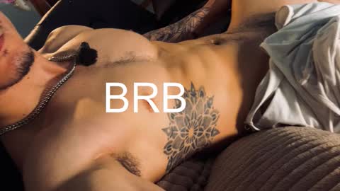 Snapshot of damianow chatting on 10/29/25, 01:19 insta damn8 -------- online show from 10/29/25, 01:19