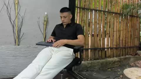 Damian Phill online show from 01/09/25, 06:47