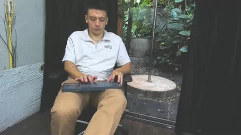 Damian Phill online show from 01/17/25, 08:00