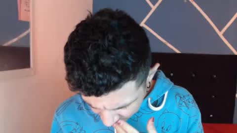 damiansexyboy69 online show from 11/18/25, 03:49