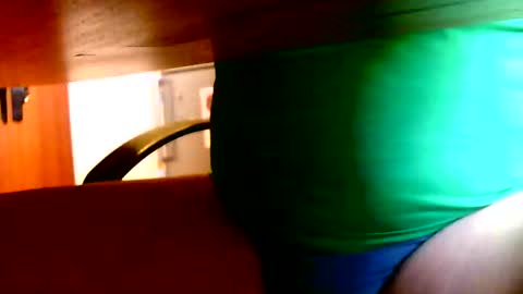 Snapshot of dammerl6 chatting on 10/27/25, 07:45 Dammerl online show from 10/27/25, 07:45