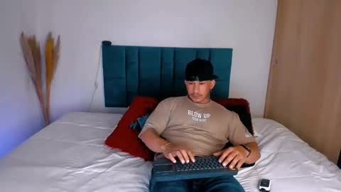 INSTAGRAM  DAMMIANMILLEROFICIAL online show from 11/23/25, 02:44