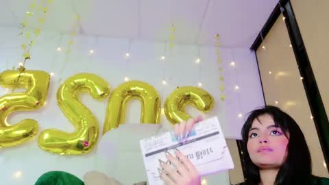 Snapshot of damn_that_booty chatting on 01/05/25, 03:13 Criss online show from 01/05/25, 03:13