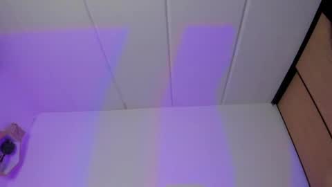 Snapshot of damn_that_booty chatting on 03/09/25, 03:32 Criss online show from 03/09/25, 03:32