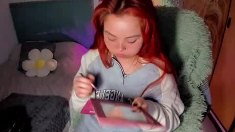 Snapshot of damn_that_booty chatting on 09/19/25, 10:16 Criss online show from 09/19/25, 10:16