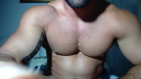 Snapshot of damnimhandsome25 chatting on 06/05/26, 05:29 Clyde online show from 06/05/26, 05:29