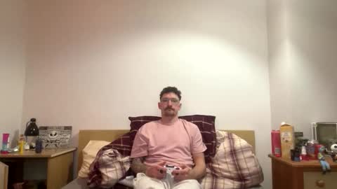 Snapshot of damo111694 chatting on 02/21/26, 10:44 damo111694 online show from 02/21/26, 10:44