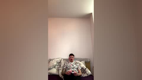 damo111694 online show from 03/22/26, 08:12