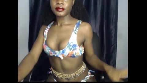 leah online show from 12/04/25, 10:02