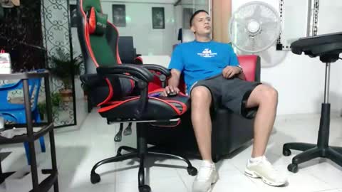 damyan_2003 online show from 01/01/25, 11:18