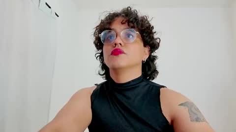 Snapshot of dan_blous chatting on 02/21/26, 01:39 Diane Blosson online show from 02/21/26, 01:39