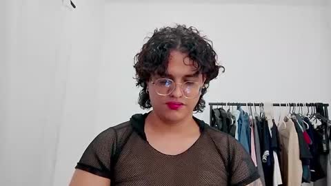 Snapshot of dan_blous chatting on 02/25/26, 01:04 Diane Blosson online show from 02/25/26, 01:04