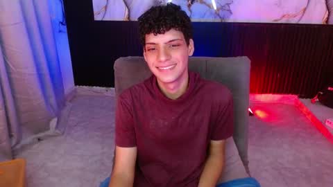 Snapshot of dan_sweetboy chatting on 11/03/25, 10:53 Daniel online show from 11/03/25, 10:53