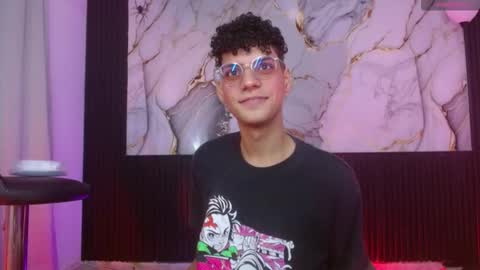 Snapshot of dan_sweetboy chatting on 11/14/25, 12:31 Daniel online show from 11/14/25, 12:31