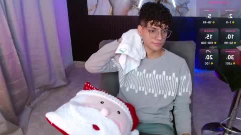 Snapshot of dan_sweetboy chatting on 11/18/25, 12:38 Daniel online show from 11/18/25, 12:38