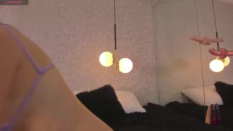    online show from 09/25/25, 08:34