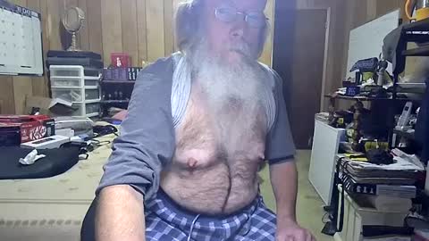 Snapshot of danagm chatting on 01/04/25, 04:54 Dana online show from 01/04/25, 04:54