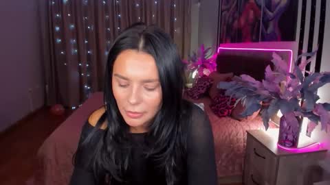 DanaMiers online show from 10/22/25, 04:46