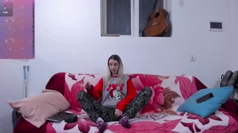 Snapshot of danamily chatting on 12/04/24, 01:53 Denisa personalized vinyl photo wallpaper 95-cm length 239-cm height with danamilys autograph or photo on request personaliz online show from 12/04/24, 01:53