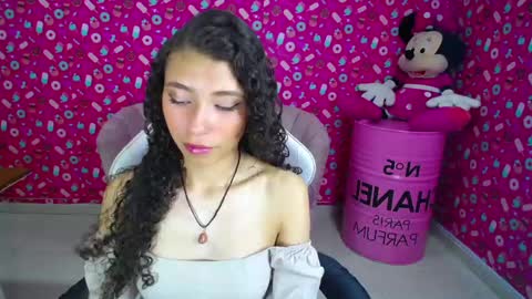 Snapshot of danatella_a chatting on 02/06/25, 04:58 Danatella online show from 02/06/25, 04:58