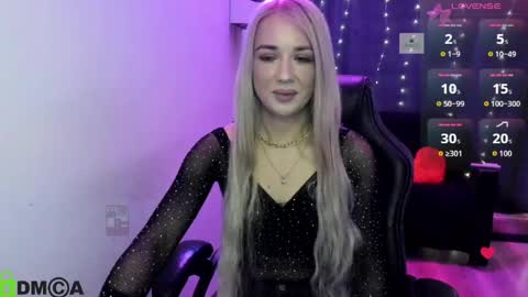 dances_queen online show from 04/27/26, 07:17